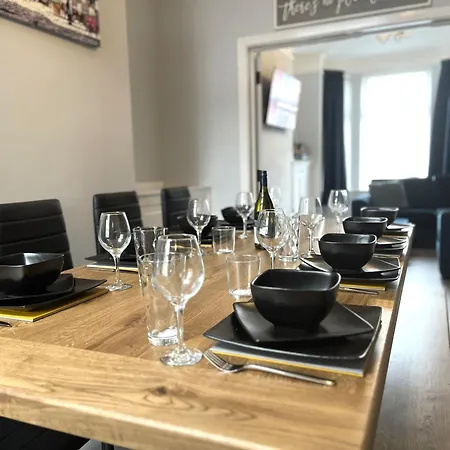 Spacious Home Sleeps 8 Nr Etihad Coop Live & City Manchester Exterior foto