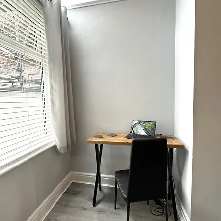 Spacious Home Sleeps 8 Nr Etihad Coop Live & City Manchester Exterior foto