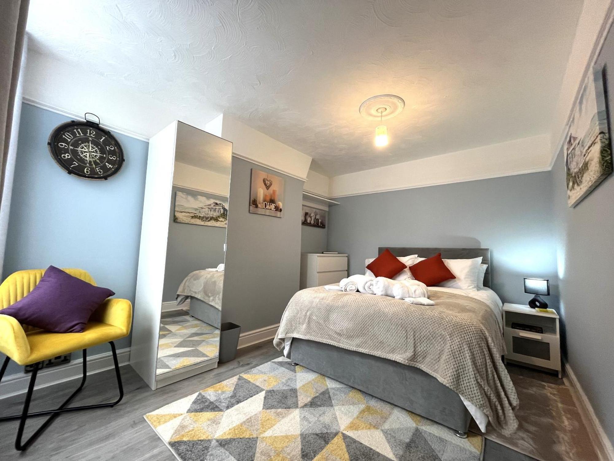 Spacious Sleeps 8 Nr Etihad Coop Live &
