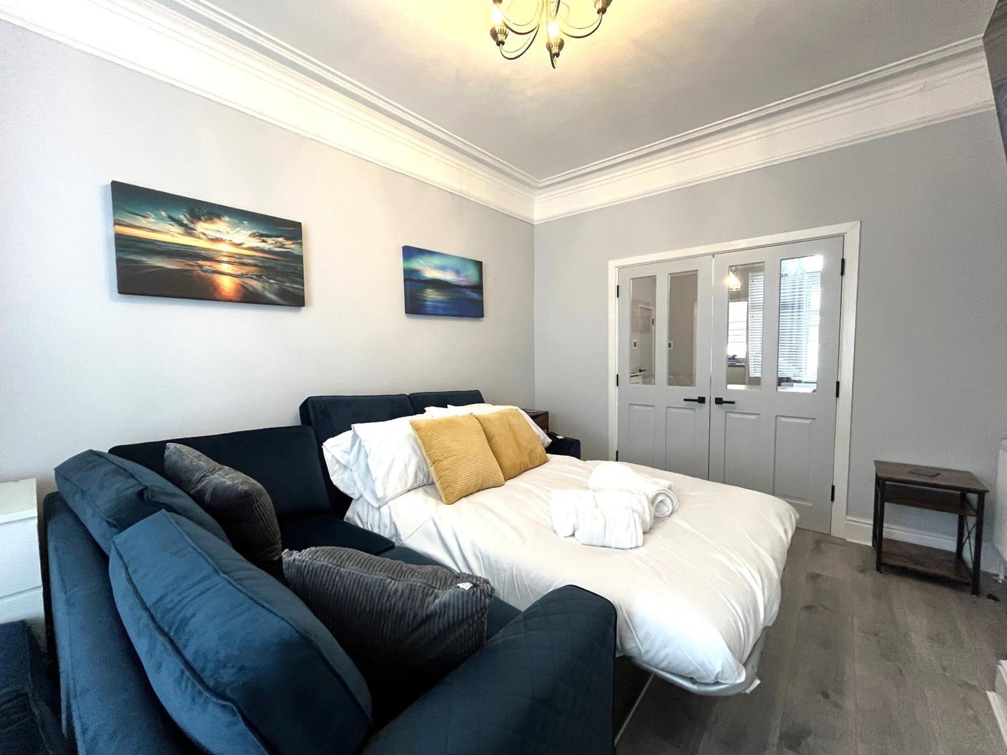 Spacious Sleeps 8 Nr Etihad Coop Live & *