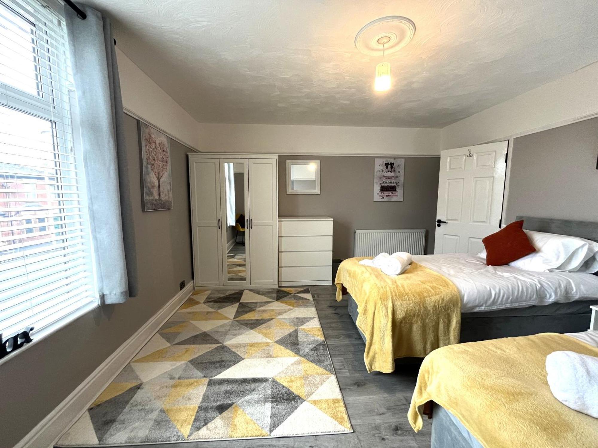 Apartment Spacious Sleeps 8 Nr Etihad Coop Live & *
