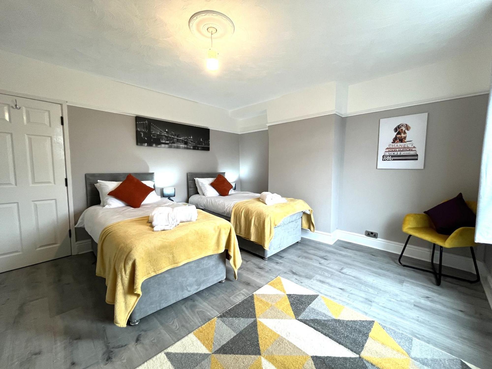 Spacious Sleeps 8 Nr Etihad Coop Live & Apartment Manchester