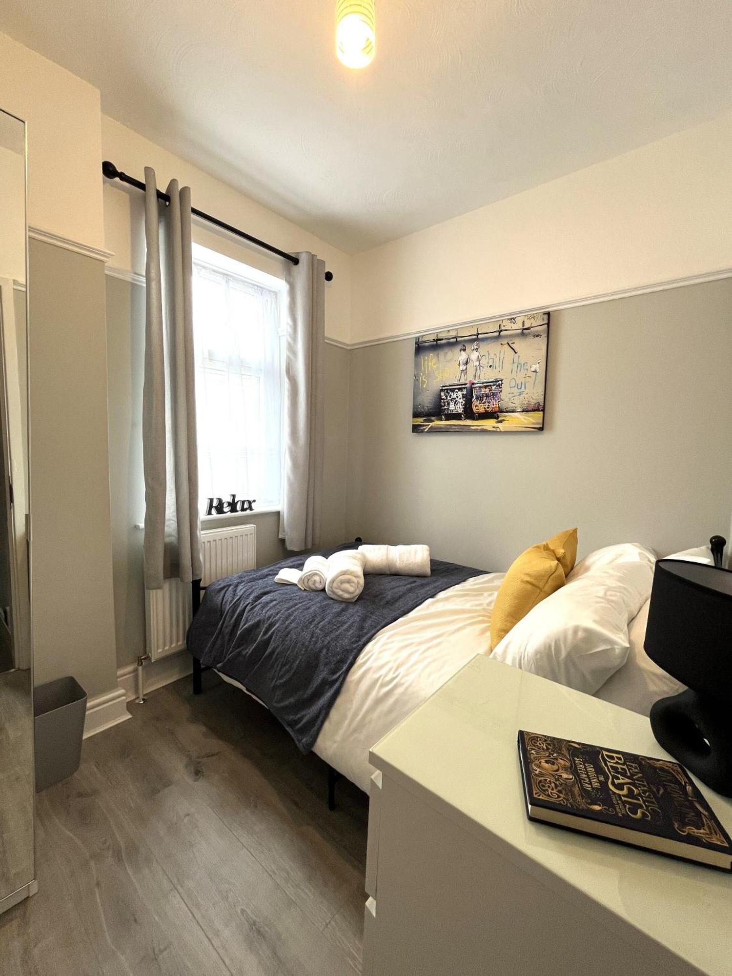 Spacious Sleeps 8 Nr Etihad Coop Live & Apartment Manchester