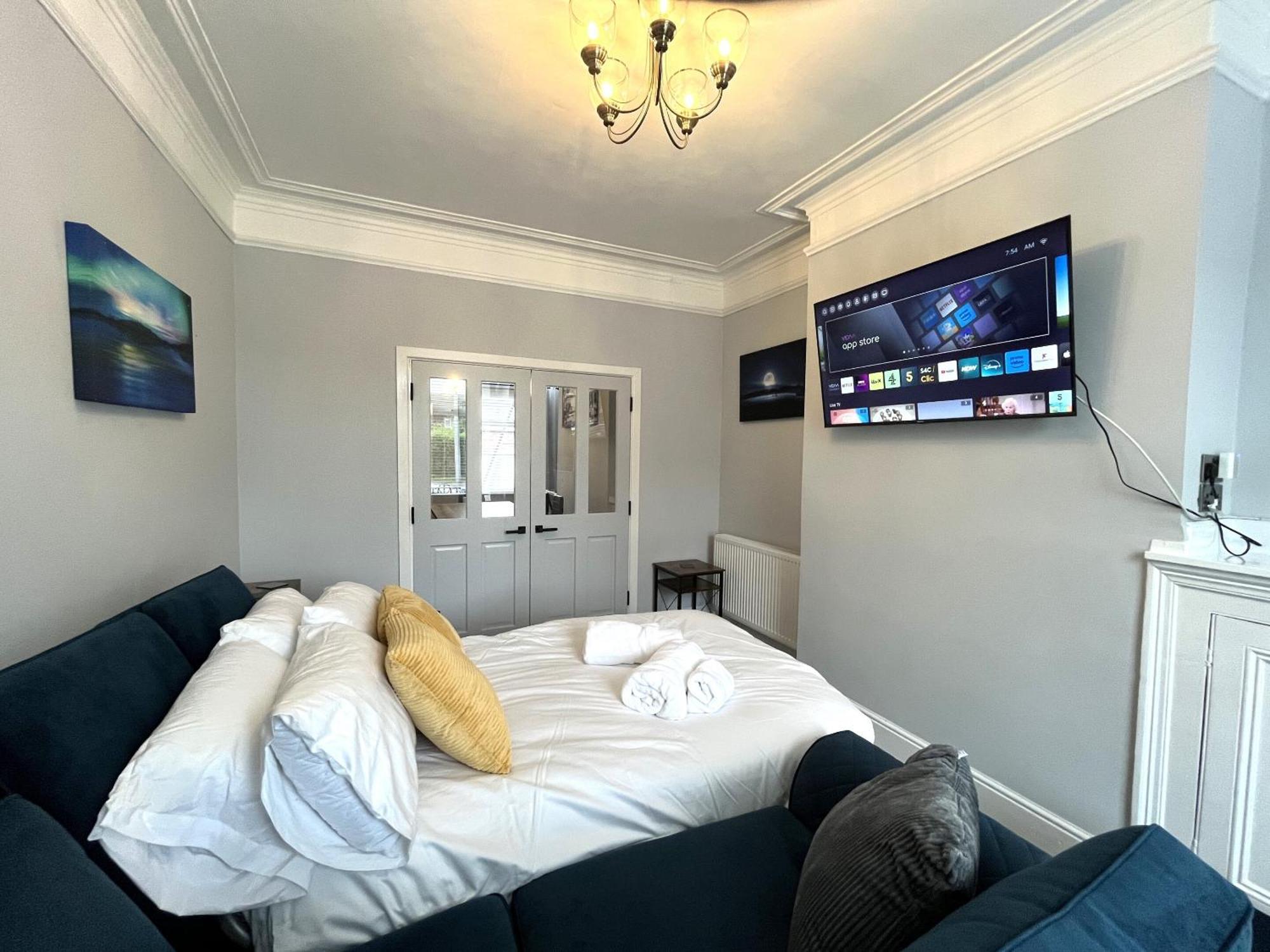Apartment Spacious Sleeps 8 Nr Etihad Coop Live & Manchester