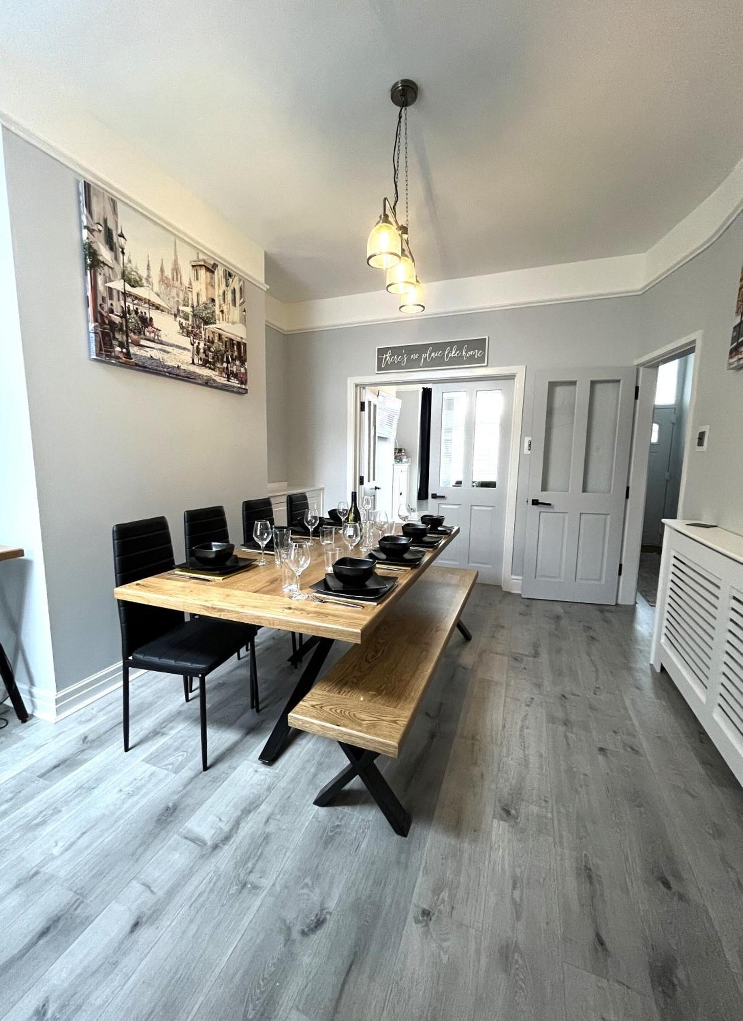 Apartment Spacious Sleeps 8 Nr Etihad Coop Live & Manchester