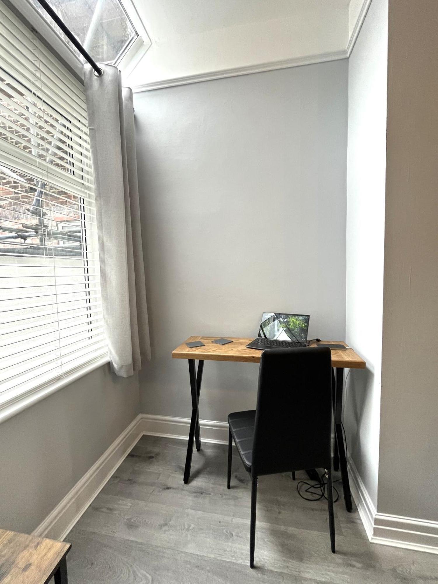 Spacious Sleeps 8 Nr Etihad Coop Live &