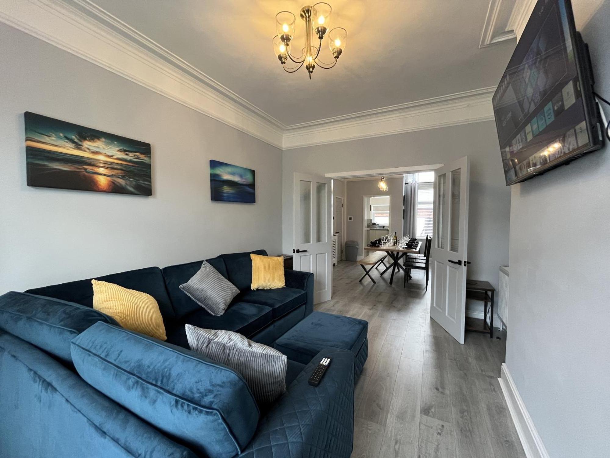 Spacious Sleeps 8 Nr Etihad Coop Live & Apartment *