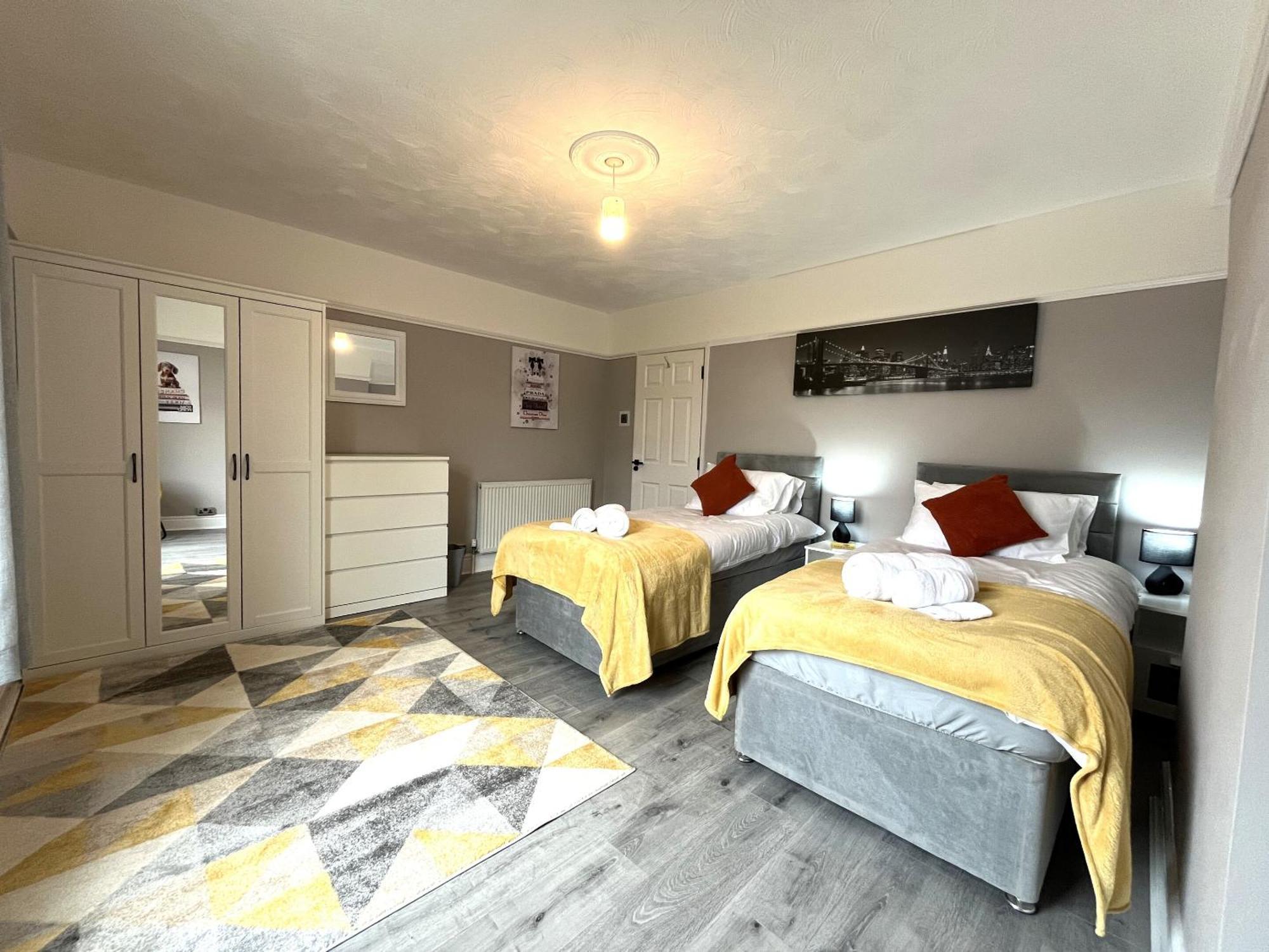 Spacious Sleeps 8 Nr Etihad Coop Live & Appartement *